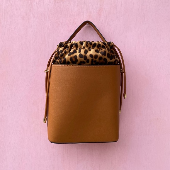 please check out my website at flawlizzfashion.com - Picture 7 of 8